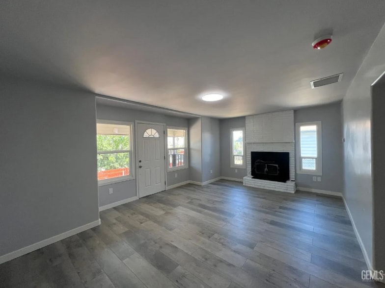 Building Photo - 515 B St