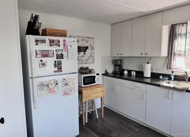 Building Photo - 2 Orchard Neck Rd