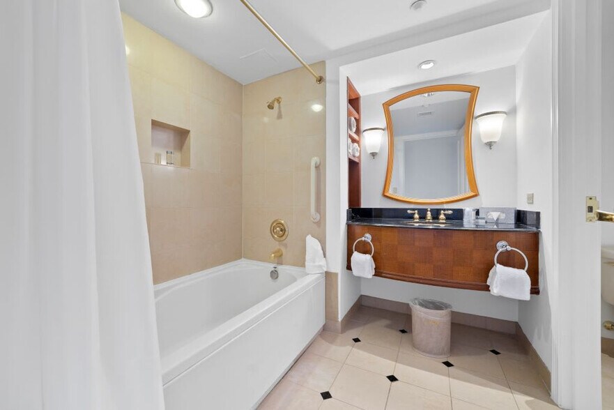 Building Photo - 848 Pacific Ave