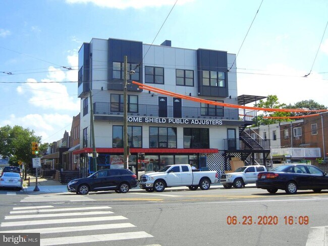Primary Photo - 2700 S 10th St