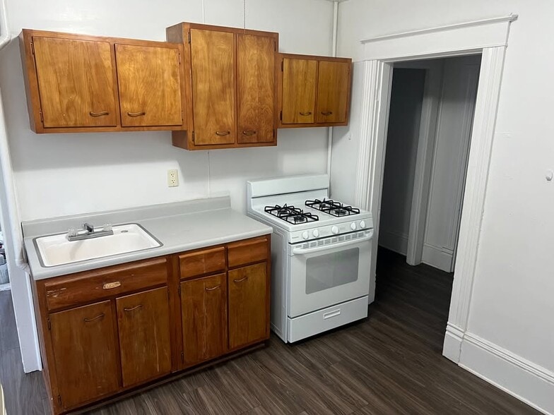 Building Photo - 1111 S 7th St