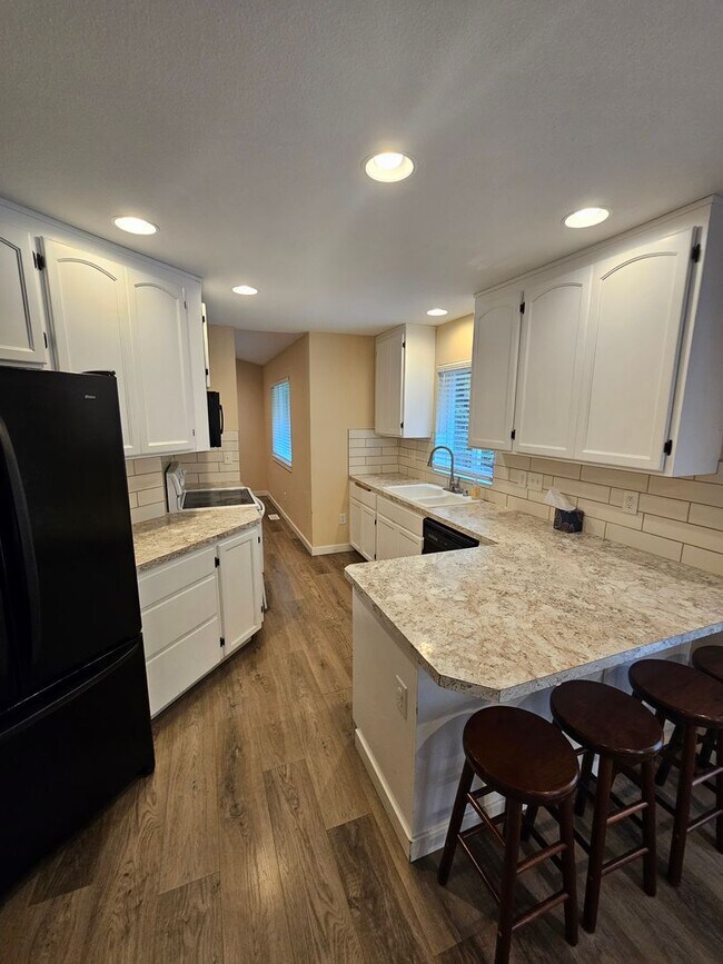 Building Photo - A Private Sanctuary with Perfect Proximity