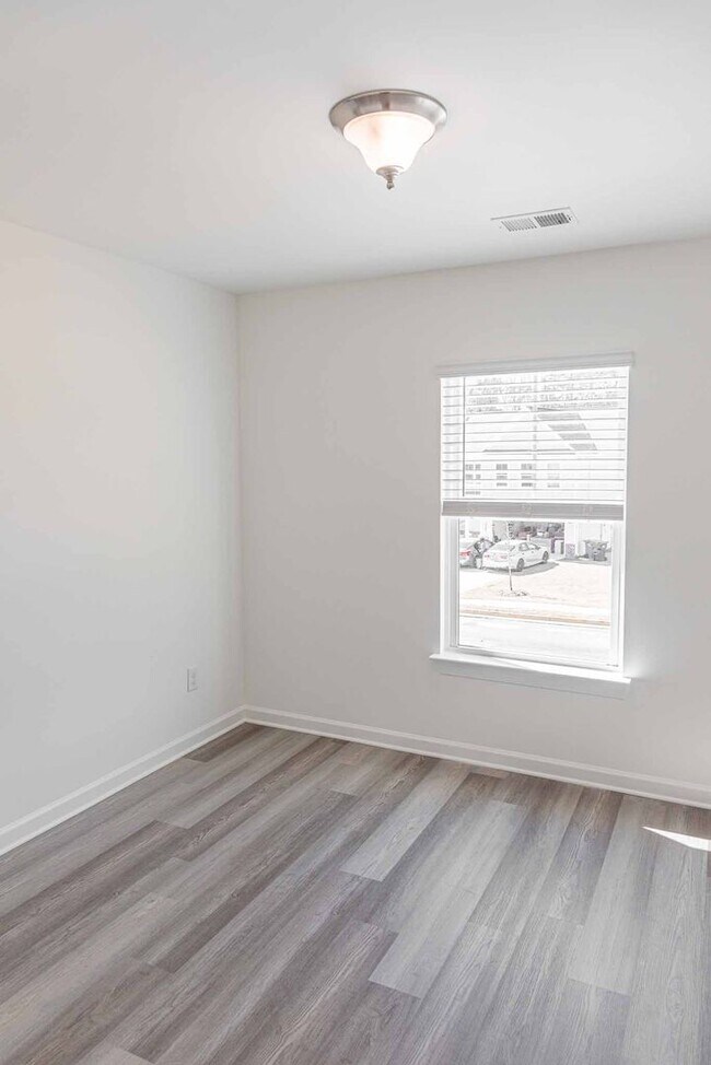 Building Photo - BRAND NEW SINGLE FAMILY HOME IN LOGANVILLE