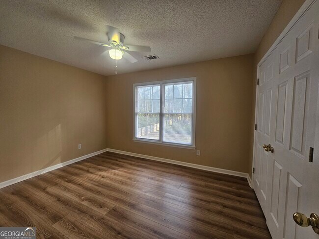 Building Photo - 24 Springfield Dr