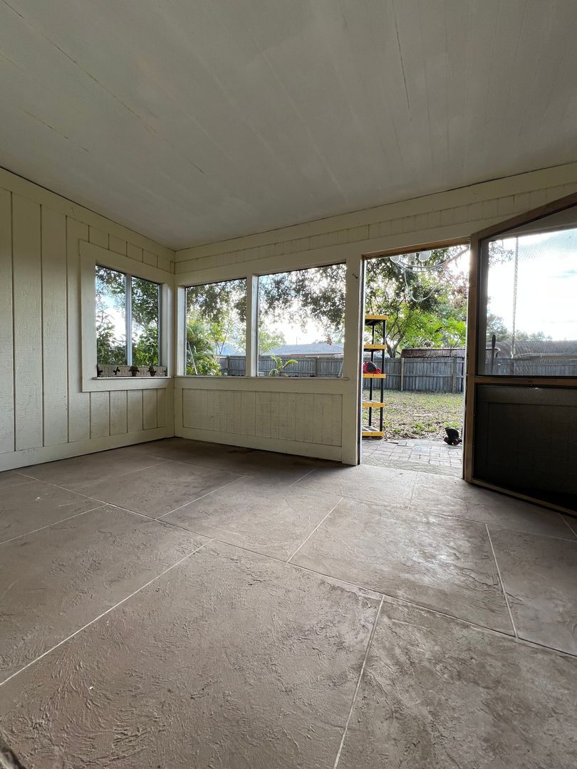 Building Photo - 2540 Elyria Ave