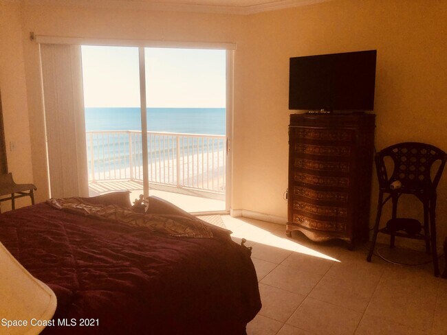 Building Photo - 2075 Jimmy Buffett Mem Hwy