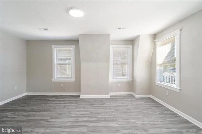 Building Photo - 3408 W Forest Park Ave