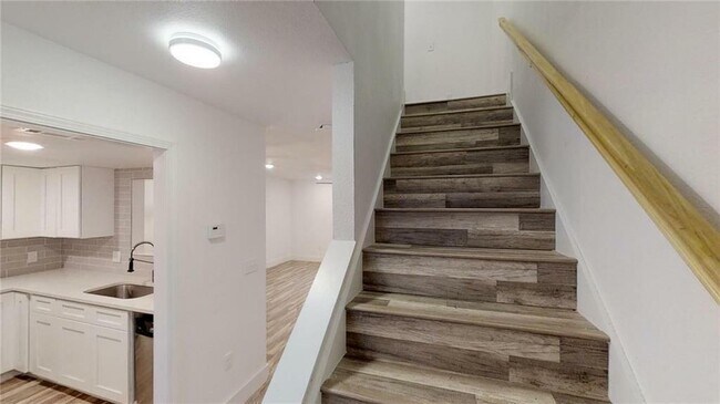 Building Photo - 1913 Hearthstone Dr