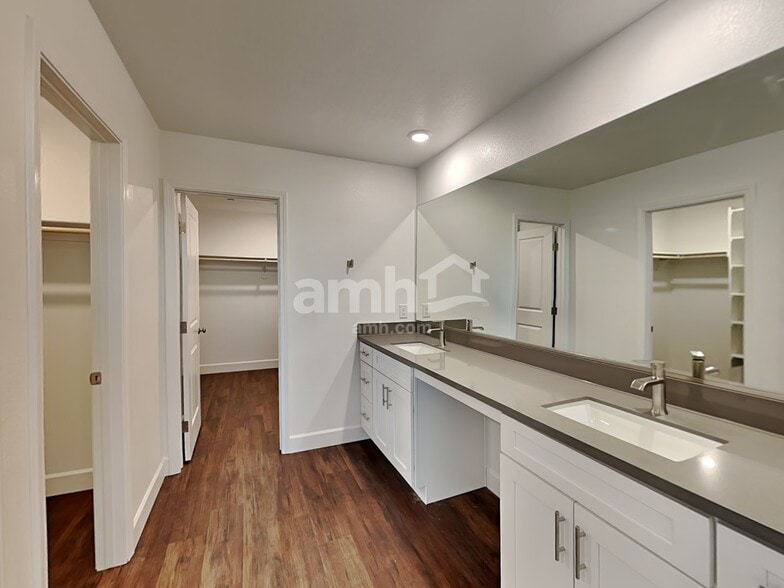 Building Photo - 296 Yasmin Daylily Pl