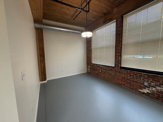 Building Photo - 88 Gerrish Ave