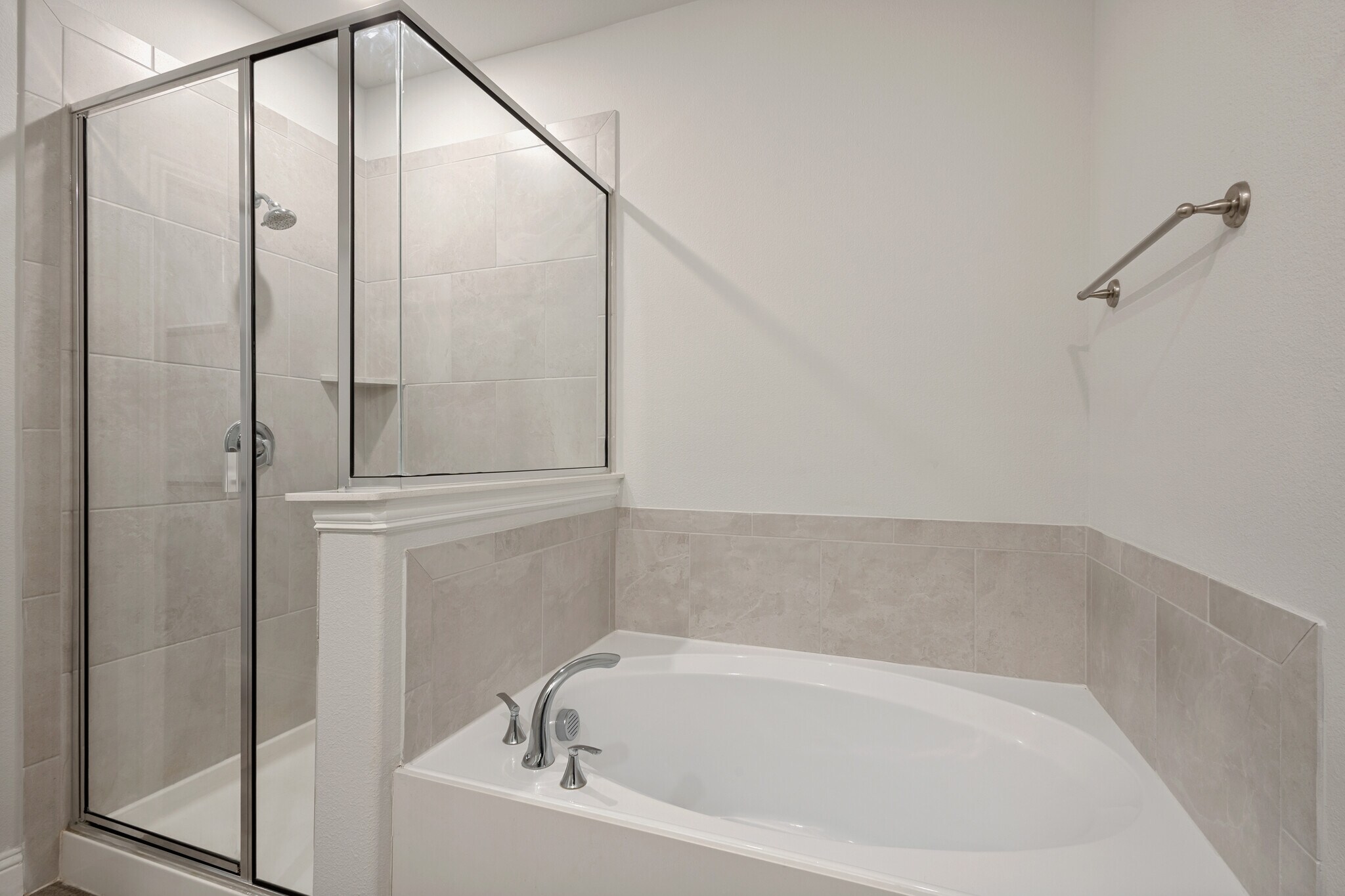 Building Photo - 724 Amenduni Ln