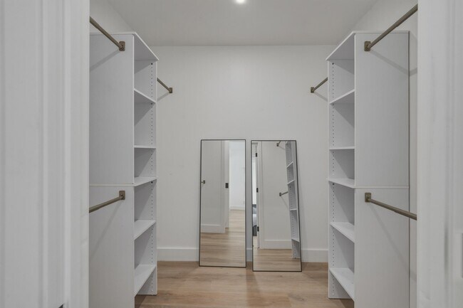 Building Photo - 461 SW 1st St