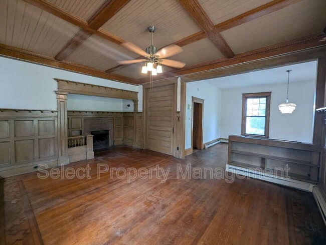 Building Photo - 1025 Crescent Ave