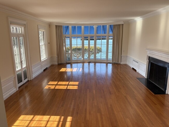 Building Photo - 700 Steamboat Rd