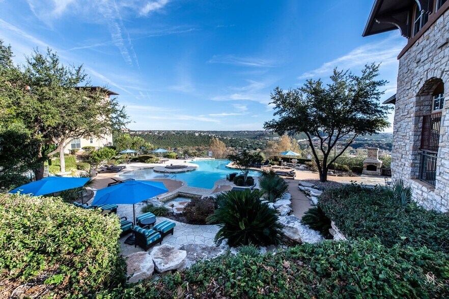 10x Living at Grandview 6500 Champion Grandview Way Austin TX 78750