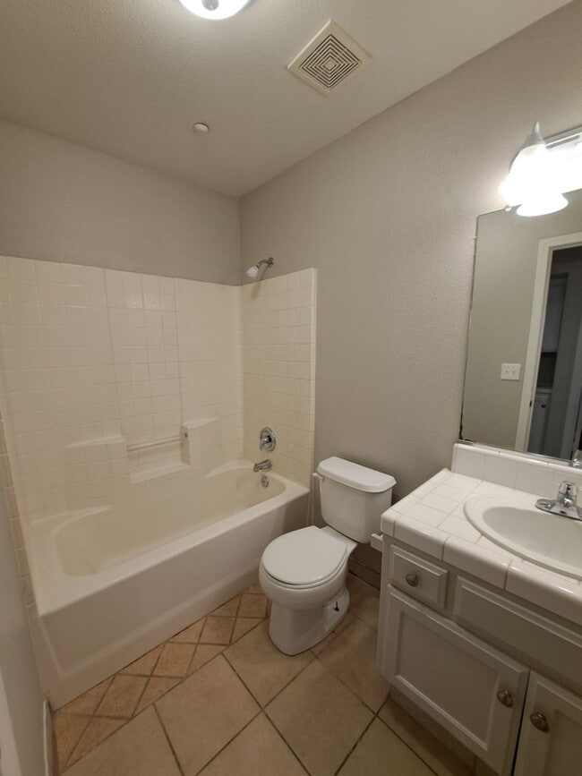 Building Photo - Move-In Special: First Month Free—Don’t Mi...