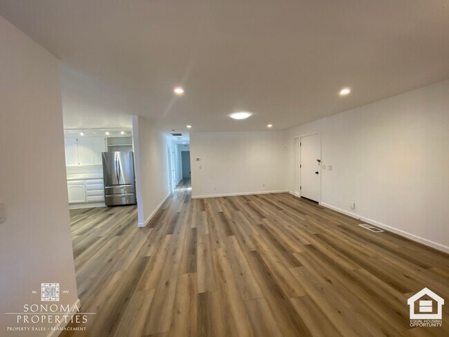 Building Photo - Updated 3bd+ Home In Glen Ellen