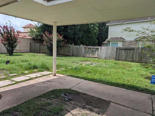 Building Photo - 14210 Meadow Estates Ln