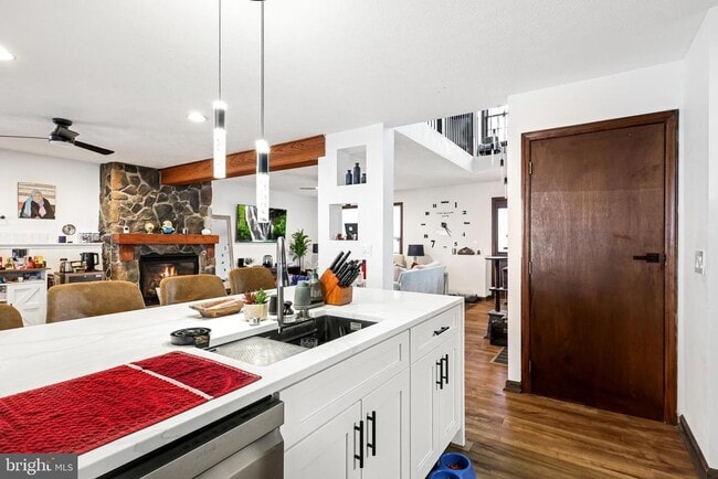 Building Photo - 761 Timberlake Dr