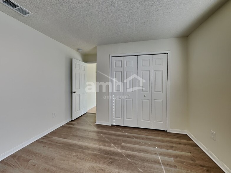 Building Photo - 4208 Settlers Ct