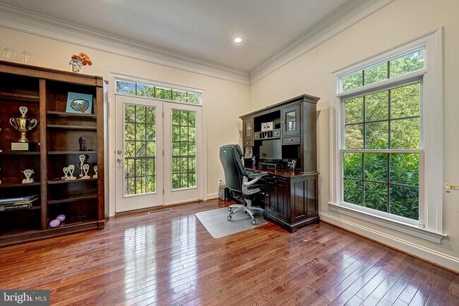 Building Photo - 18852 Ridgeback Ct