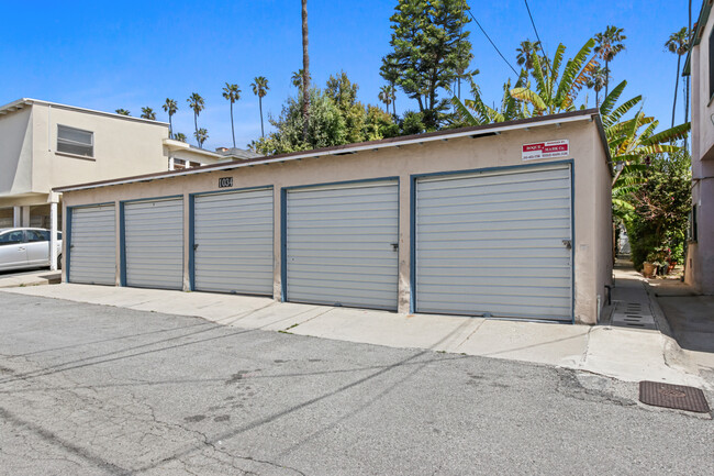 Building Photo - 1034 5th St in Santa Monica - 5 blocks to ...