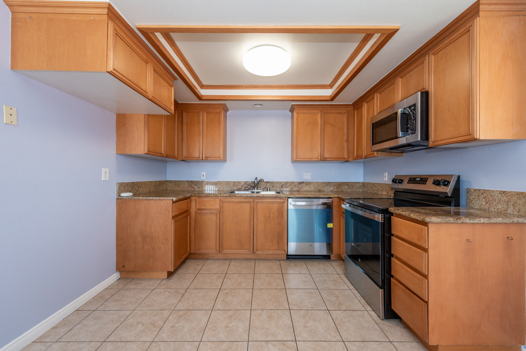 Kitchen (SS Appliances) - 1554 Border Ave