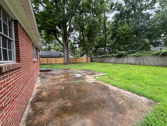 Building Photo - 3065 Earnett St
