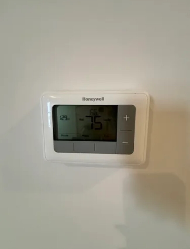 Thermostat - 1137 W Boston Post Rd