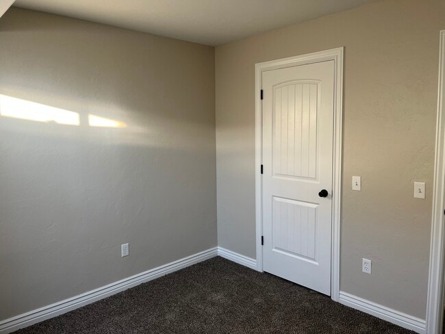 Building Photo - 3700 Merlin Dr