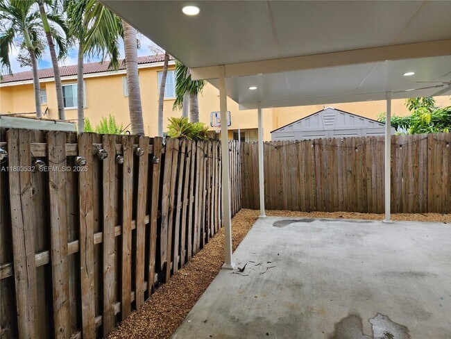 Building Photo - 10831 SW 240 Ln