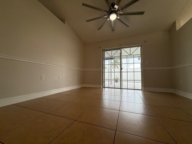 Building Photo - 2531 Sage Dr