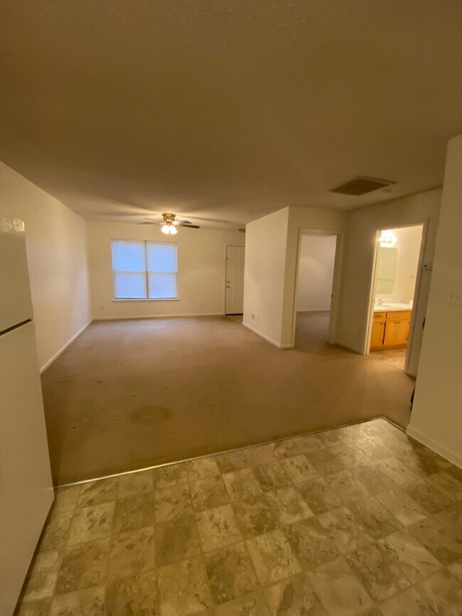 Building Photo - 2621 31st Avenue Ct NE