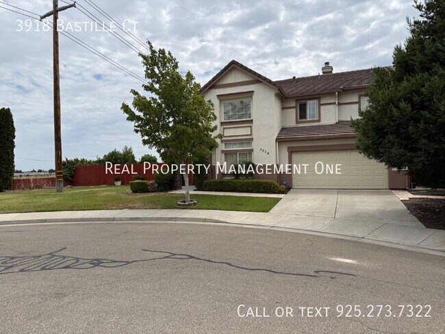Building Photo - 3918 Bastille Ct