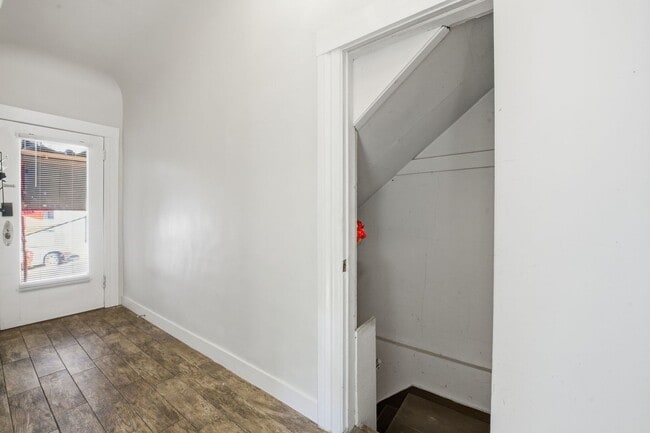 Building Photo - 1473 Clay St