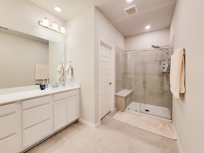 Building Photo - 1510 Lakeline Oak Dr