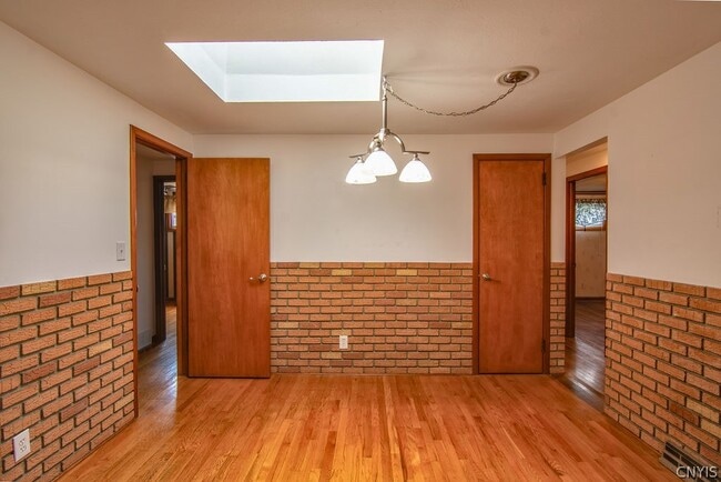 Building Photo - 311 Swansea Ave
