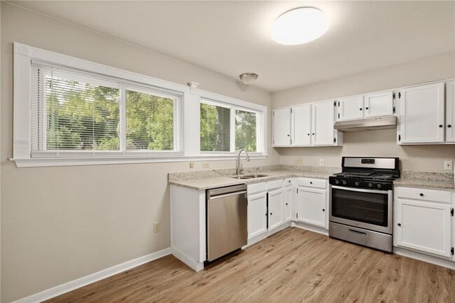 Building Photo - 9402 Marsh Dr