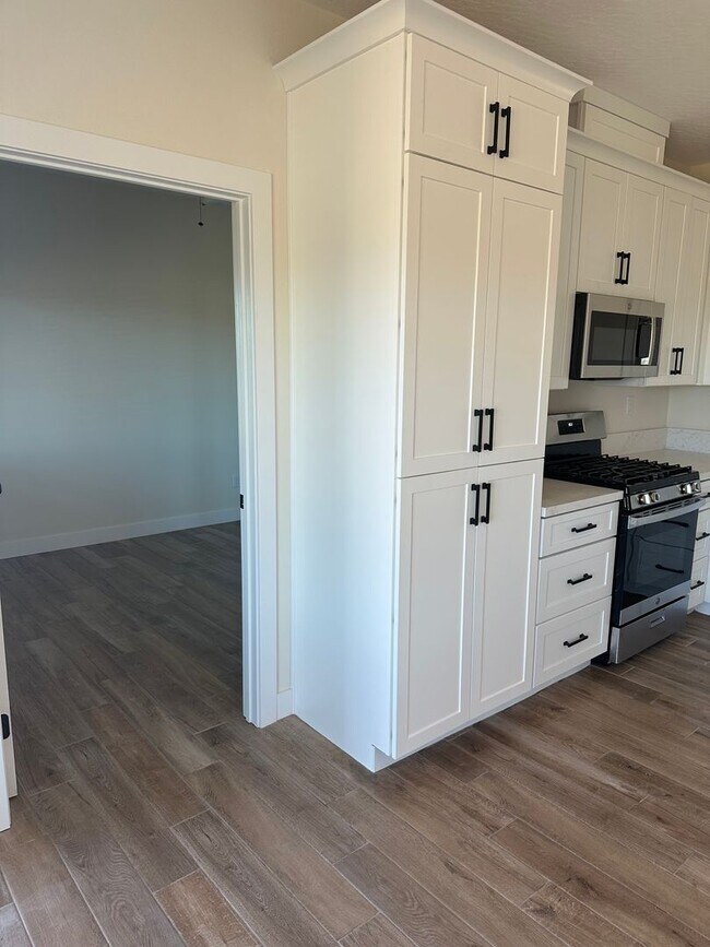 Building Photo - BRAND NEW PREMIUM APPLE VALLEY HOME