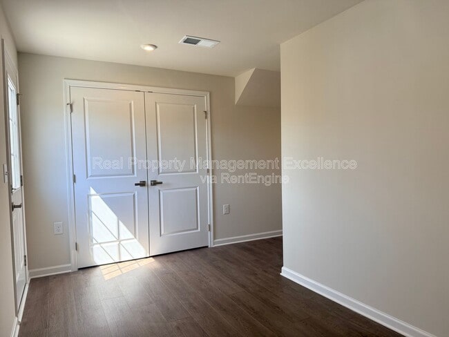 Building Photo - 372 Grand Silo Rd