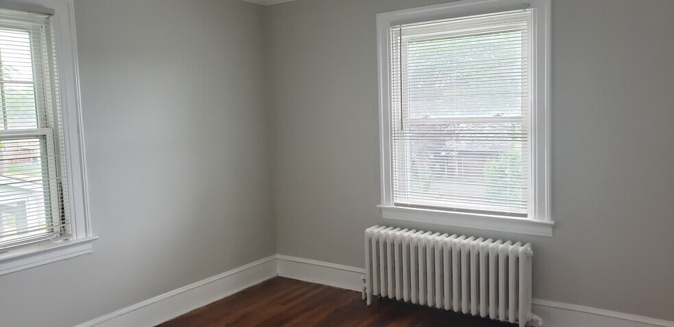 Building Photo - 54 Lambert St