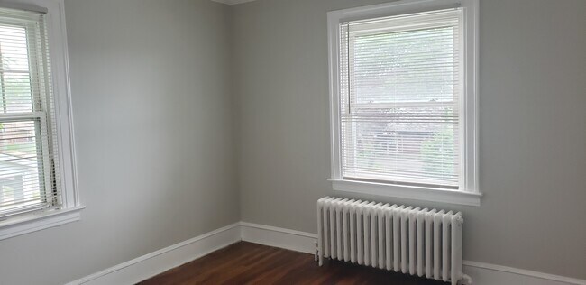 Building Photo - 54 Lambert St