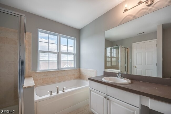 Building Photo - 227 Winding Hill Dr