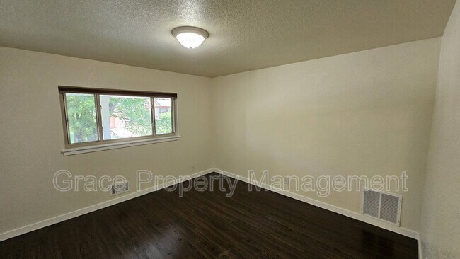 Building Photo - 10928 Patterson Ct