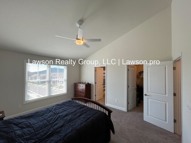 Building Photo - Upscale and Spacious Daleville Townhome