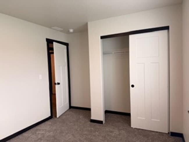 Building Photo - 12037 N Lennon Ln