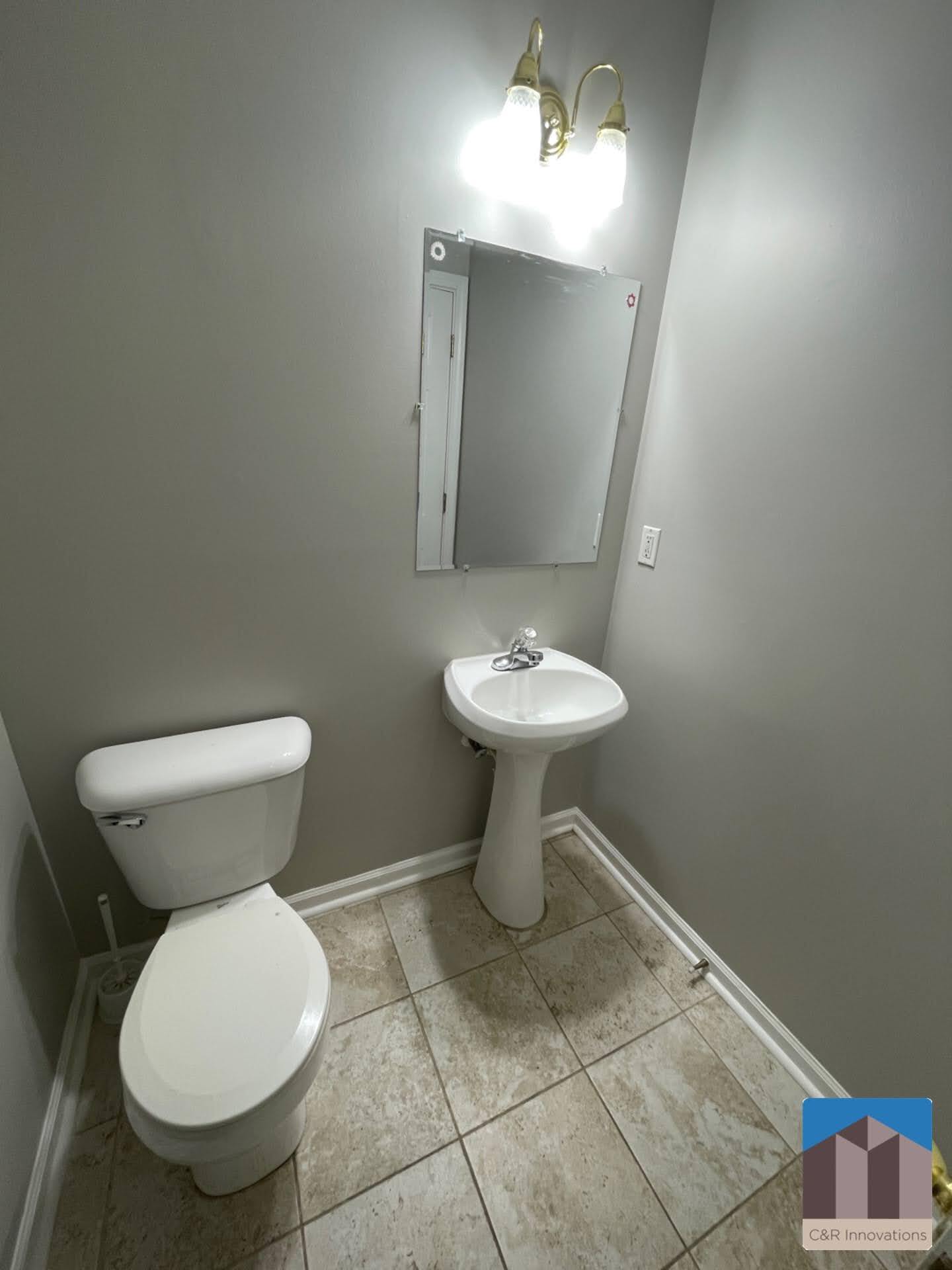 Building Photo - 2345 Delfern Dr