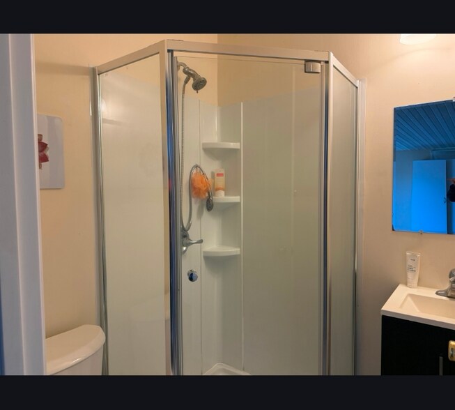 Building Photo - 1151 Viewpointe Blvd