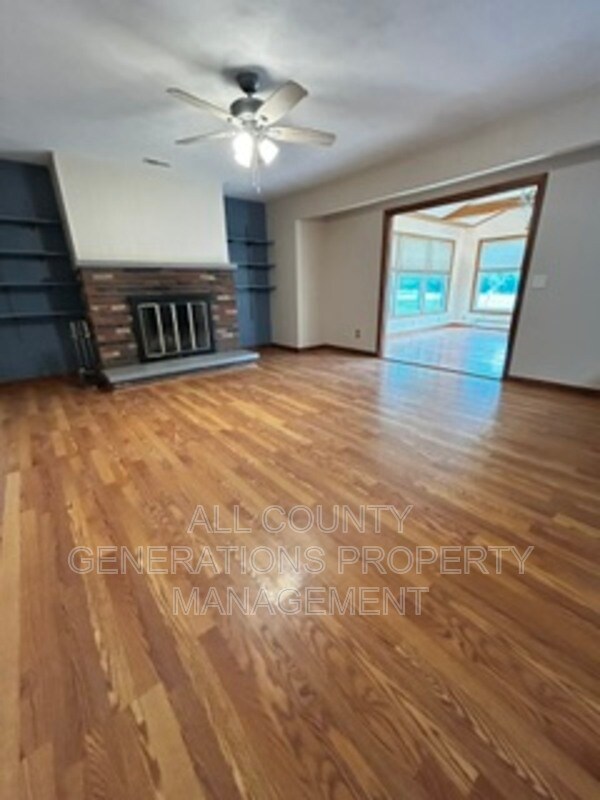 Building Photo - 2281 Weymouth Rd