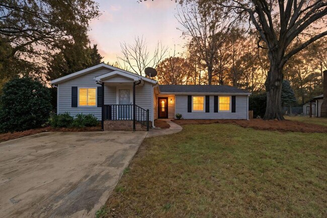 Building Photo - 7417 Shadowlake Dr